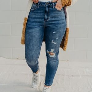 CELLO Skinny Jeans NWOT